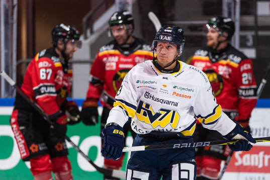 HV71s Daniel Bertov deppar