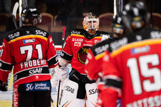 Luleås målvakt Joel Lassinantti jublar