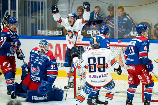 Oskarshamns målvakt Joe Cannata deppar