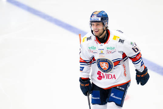 Växjös Manuel Ågren jublar