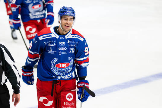 Oskarshamns Ahti Oksanen jublar
