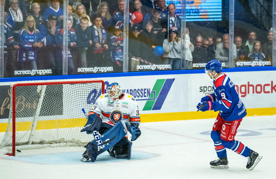 Oskarshamns Ahti Oksanen gör 5-4 på straff bakom Växjös