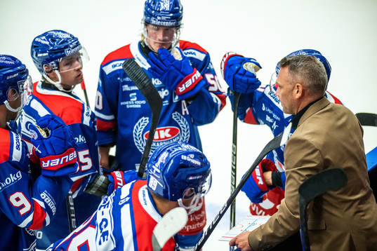 Oskarshamns assisterande tränare Mikael Holmqvist samt