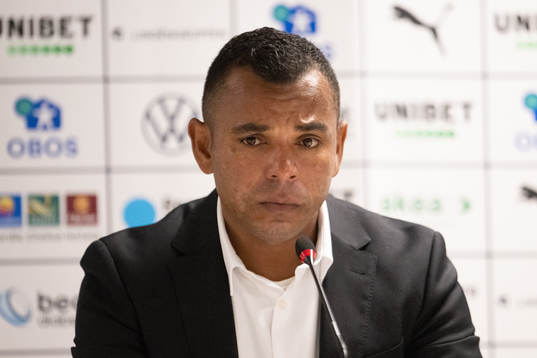 Helsingborgs tränare Alvaro Santos deppar