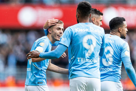 Malmö FFs Patriot Sejdiu jublar med lagkamrater