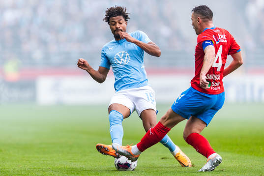 Malmö FFs Joseph Ceesay och Helsingborgs Viljormur Davidsen