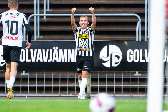 Landskronas Edvin Dahlqvist jublar