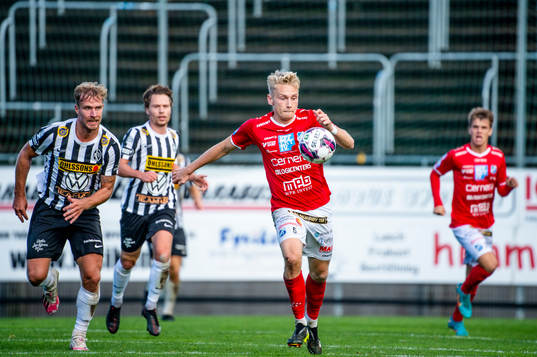 Norrbys Johan Brannefalk mot Landskronas Linus R Olsson och