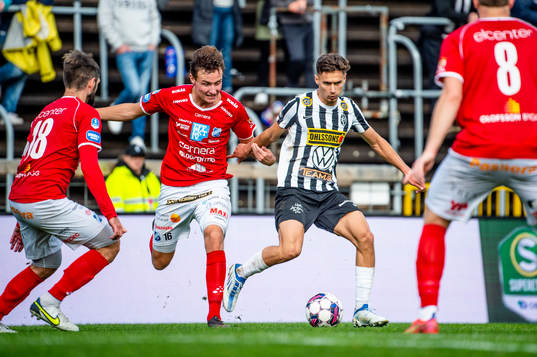 Norrbys Alexander Salo mot Landskronas Camil Jebara