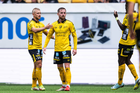 Elfsborgs Rasmus Alm jublar med Simon Strand