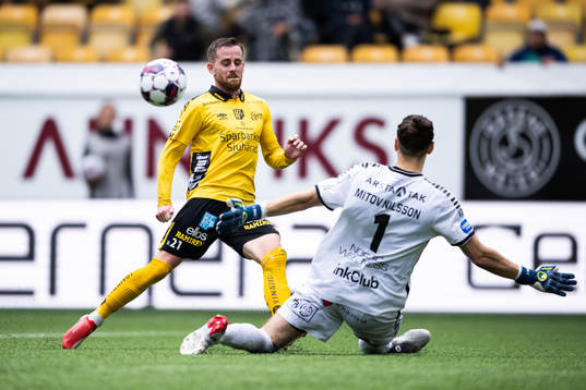 Elfsborgs Rasmus Alm och Sirius målvakt David Mitov Nilsson