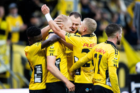Elfsborgs Sveinn Guðjohnsen jublar