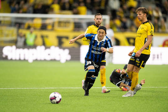 Sirius Yukiya Sugita och Elfsborgs Noah Söderberg