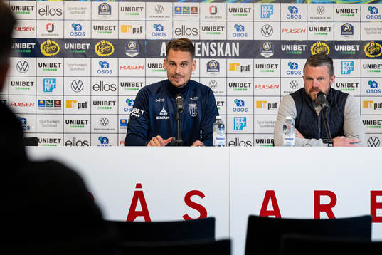 Sirius tränare Daniel Bäckström och Elfsborgs manager