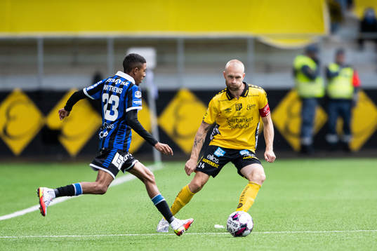 Sirius Tashreeq Matthews och Elfsborgs Johan Larsson