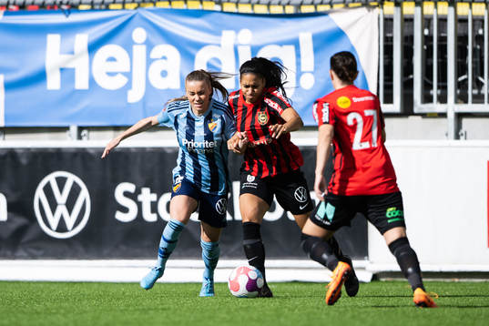 Djurgårdens Ebba Hed och Brommapojkarnas Tempest-Marie