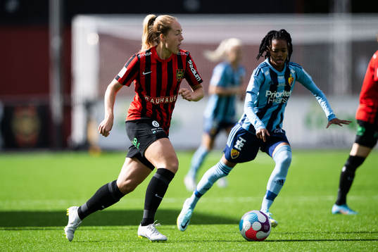 Brommapojkarnas Alice Ahlberg och Djurgårdens Linda