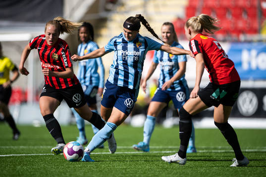 Djurgårdens Lova Lundin och Brommapojkarnas Wilma Wärulf