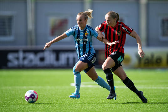 Djurgårdens Tove Almqvist och Brommapojkarnas Klara Andrup