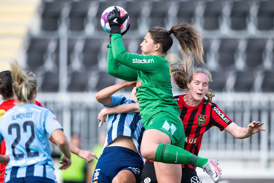 Brommapojkarnas målvakt Lovisa Koss