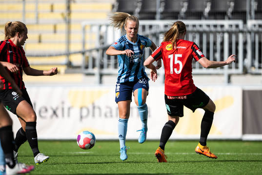 Djurgårdens Tove Almqvist och Brommapojkarnas Vaila Barsley