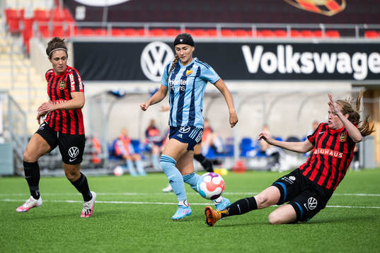 Brommapojkarnas Shannon Woeller och Vaila Barsley och