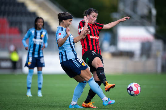 Djurgårdens Lova Lundin och Brommapojkarnas Frida Boriero