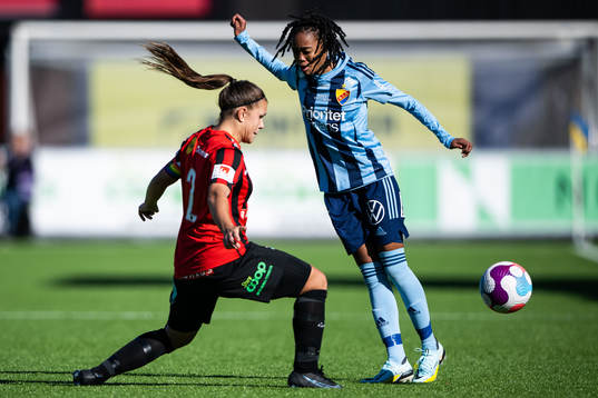 Brommapojkarnas Alexsandra Lobanova och Djurgårdens Linda