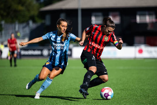 Djurgårdens Tilde Lindwall och Brommapojkarnas Alexsandra