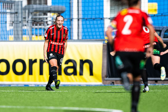 Brommapojkarnas Klara Andrup jublar