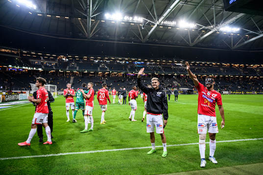 Degerfors Diego Campos och Omar Faraj jublar