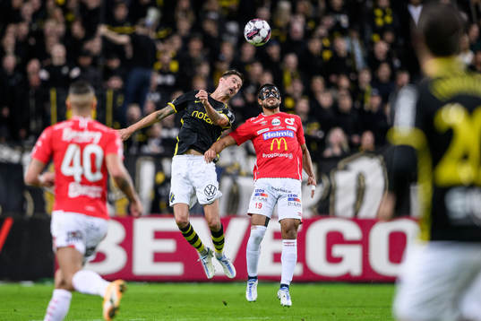AIKs Mikael Lustig och Degerfors Omar Faraj