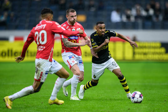 Degerfors Rasmus Örqvist och AIKs Bilal Hussein