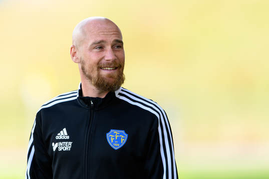Falkenbergs Christoffer Carlsson före fotbollsmatchen i