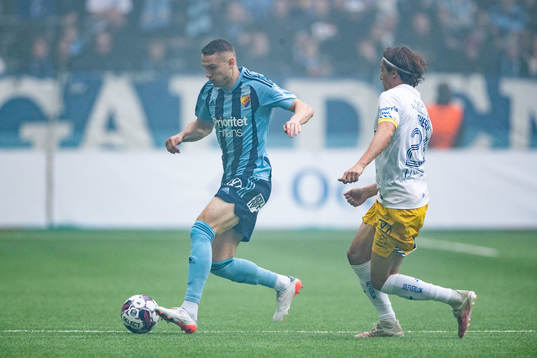 Djurgårdens Piotr Johansson och IFK Göteborgs Simon Thern