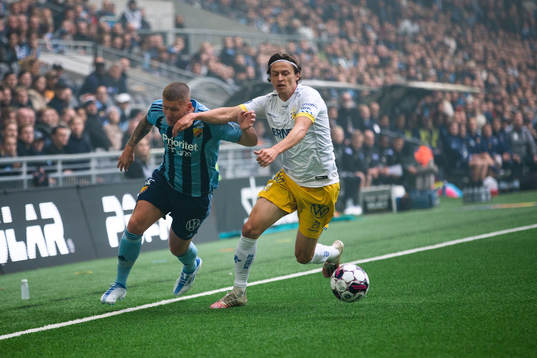 Djurgårdens Victor Edvardsen och IFK Göteborgs Simon Thern