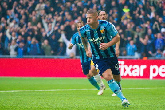 Djurgårdens Victor Edvardsen jublar