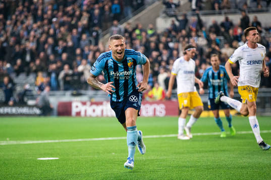Djurgårdens Victor Edvardsen jublar