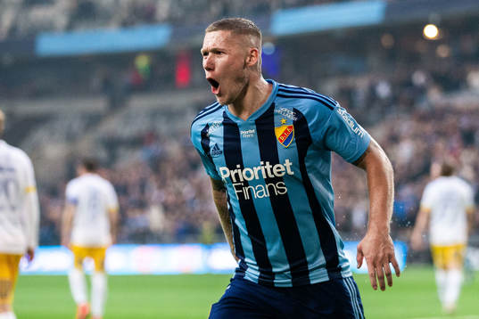 Djurgårdens Victor Edvardsen jublar