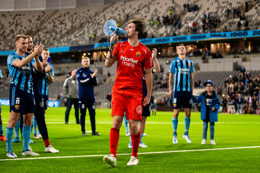 Djurgårdens målvakt Jacob Widell Zetterström jublar