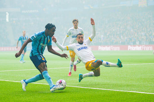 Djurgårdens Joel Asoro och IFK Göteborgs Alai Hussain