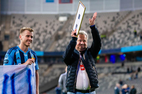 Fd Djurgårdenspelaren Stefan Rehn jublar
