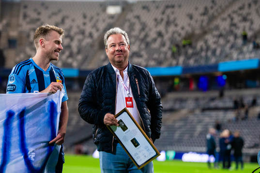 Fd Djurgårdenspelaren Stefan Rehn jublar