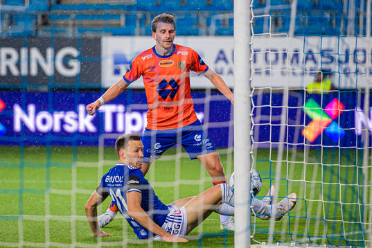 Torbjørn Kallevåg of Aalesund missing a chance to score