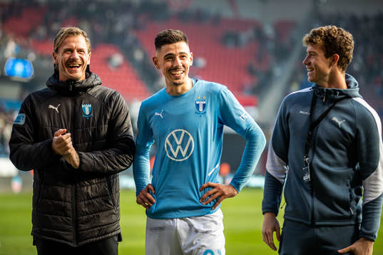 Malmö FFs målvakt Johan Dahlin och Dennis Hadzikadunic