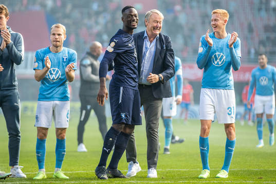 Malmö FFs målvakt Ismael Diawara och tränare Åge