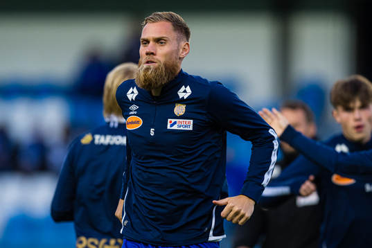 David Thomas Fällman of Aalesund warms up
