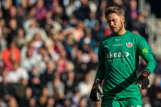 Helsingborgs målvakt Kalle Joelsson deppar