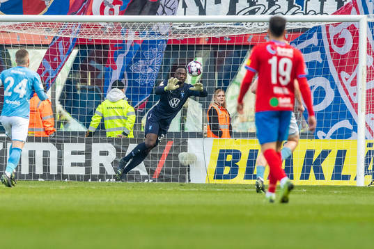 Malmö FFs målvakt Ismael Diawara