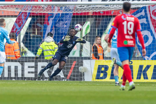 Malmö FFs målvakt Ismael Diawara